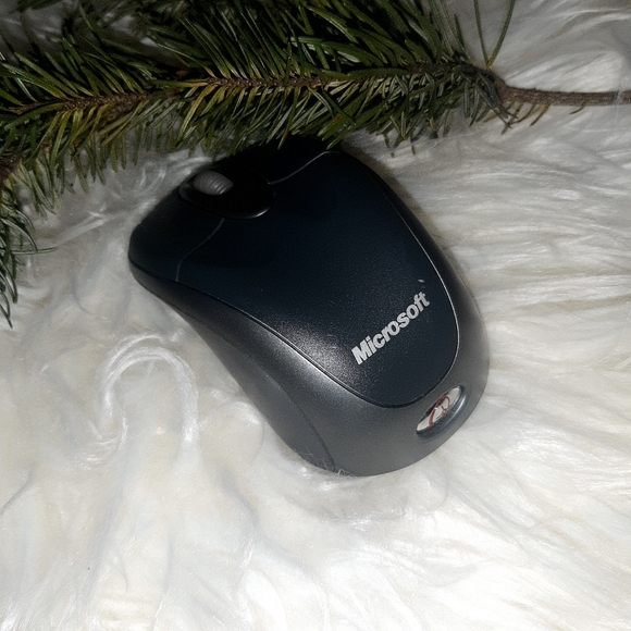 Microsoft Wireless Notebook Optical Mouse 3000      c - Picture 4 of 4